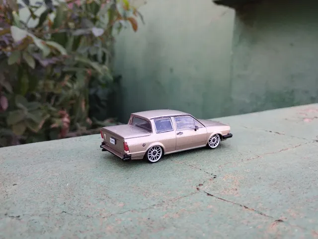 Miniatura carro Volkswagen Saveiro Bola Customizado Escala 1/43