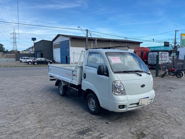Kia Bongo ano 2011/2012 na carroceria de ferro, segundo dono - Foto 3