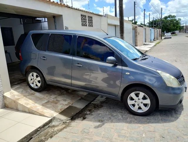 LIVINA 1.8 SL Automática Flex 2010
