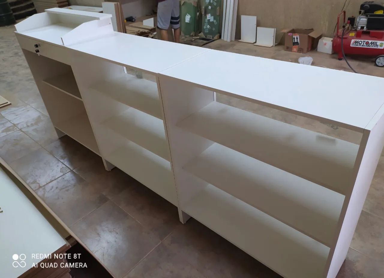 BALCÃO CAIXA + BALCÕES VITRINE MDF BRANCO  - Foto 2