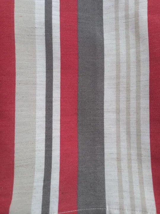 Cortina Listrada Bege Vermelha e Cinza p varão - Foto 6