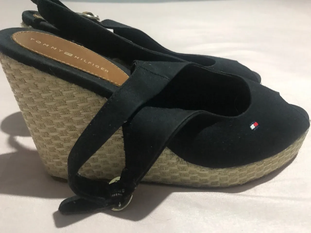 Sandália da Tommy Hilfiger, importada! (usada)