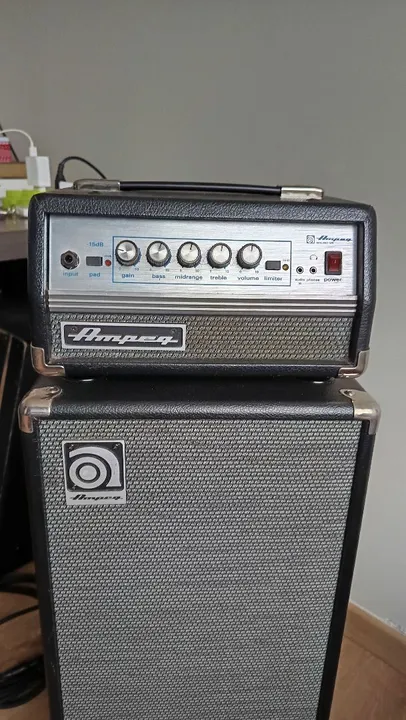 Amplificador de Baixo Ampeg B-15