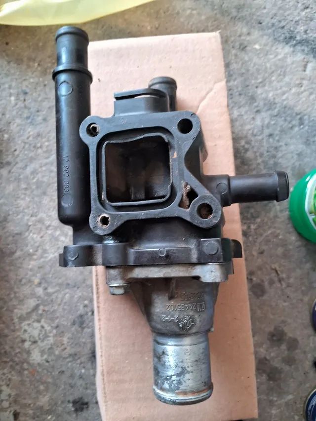 Carcaça Válvula Termostatica Camara Dagua Chevrolet Sonic Tracker Cruze - Foto 2