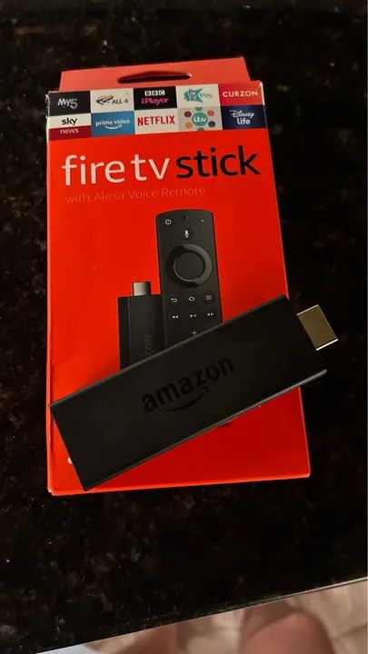 Fire TV Stick com Controle Remoto por Voz Alexa