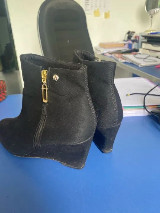 Botas pretas - Tamanho 35 - Foto 3