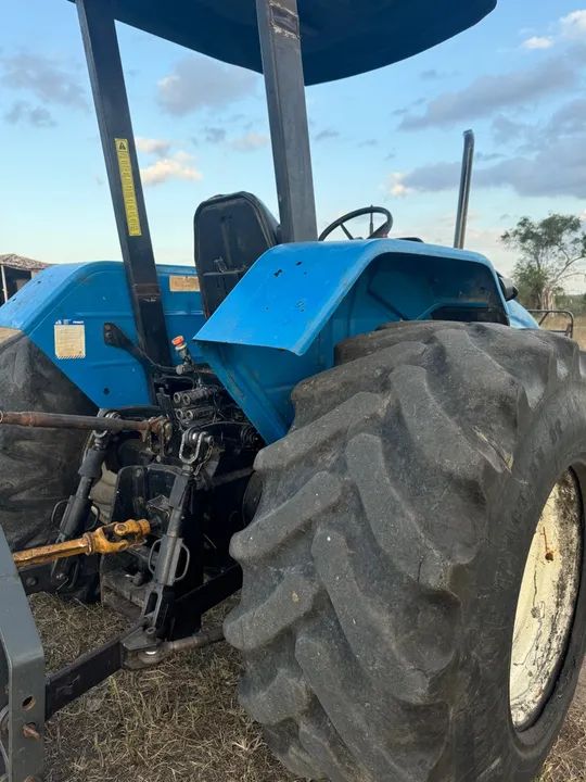 Trator New Holland TL75 traçado ano:2011 - Foto 5