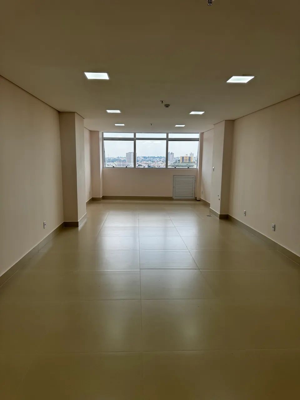 Sala Comercial GRAN LIFE 45m2