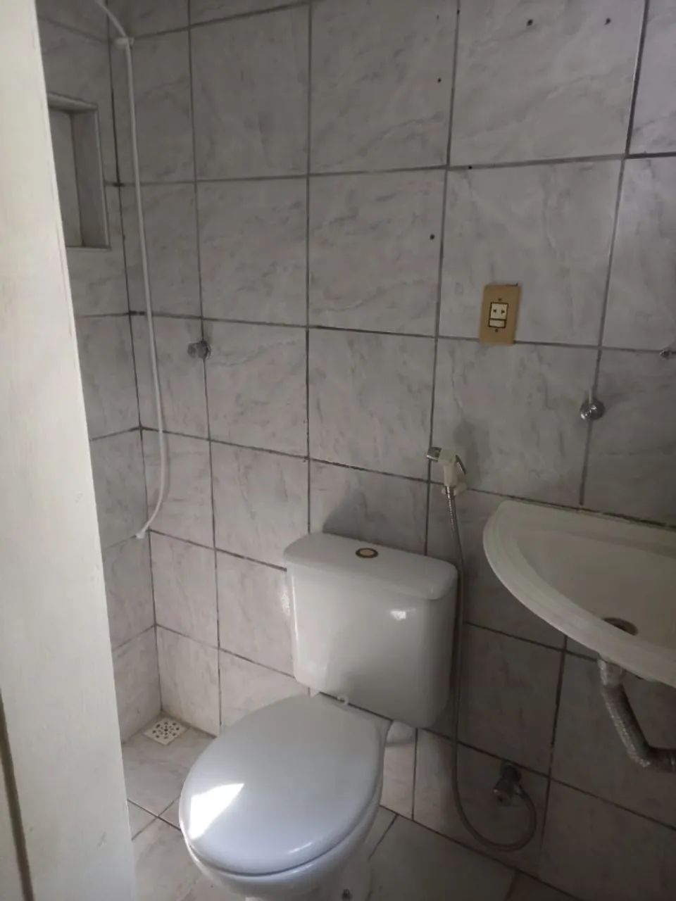 ALUGO  uma casa lago norte MI 13 zap - *