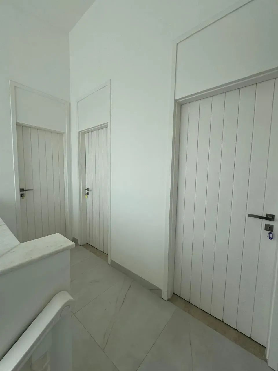 50 m2 divididos em 3 salas em andar inteiro, além de dois banheiros. - Foto 4