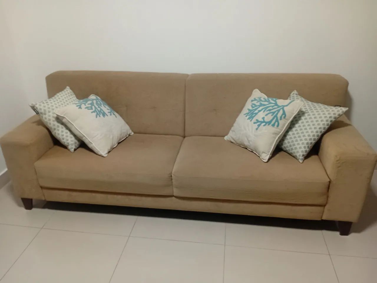 Sofá 64842032342018120