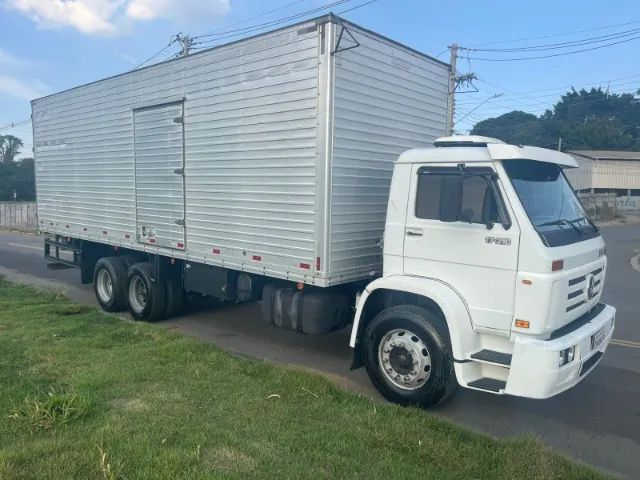 VW -17.210 WORKER TRUCK 6X2 BAÚ -ANO 2001 - Foto 2