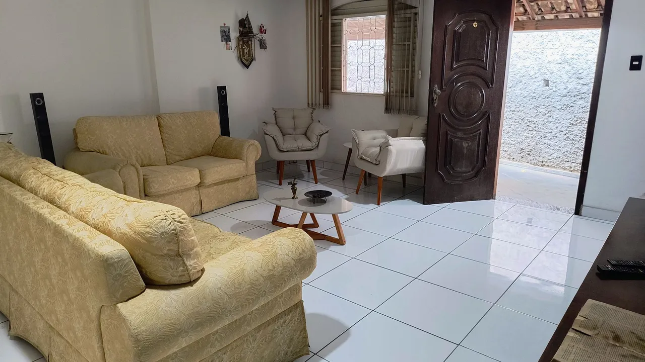 Alugo excelente casa no planalto