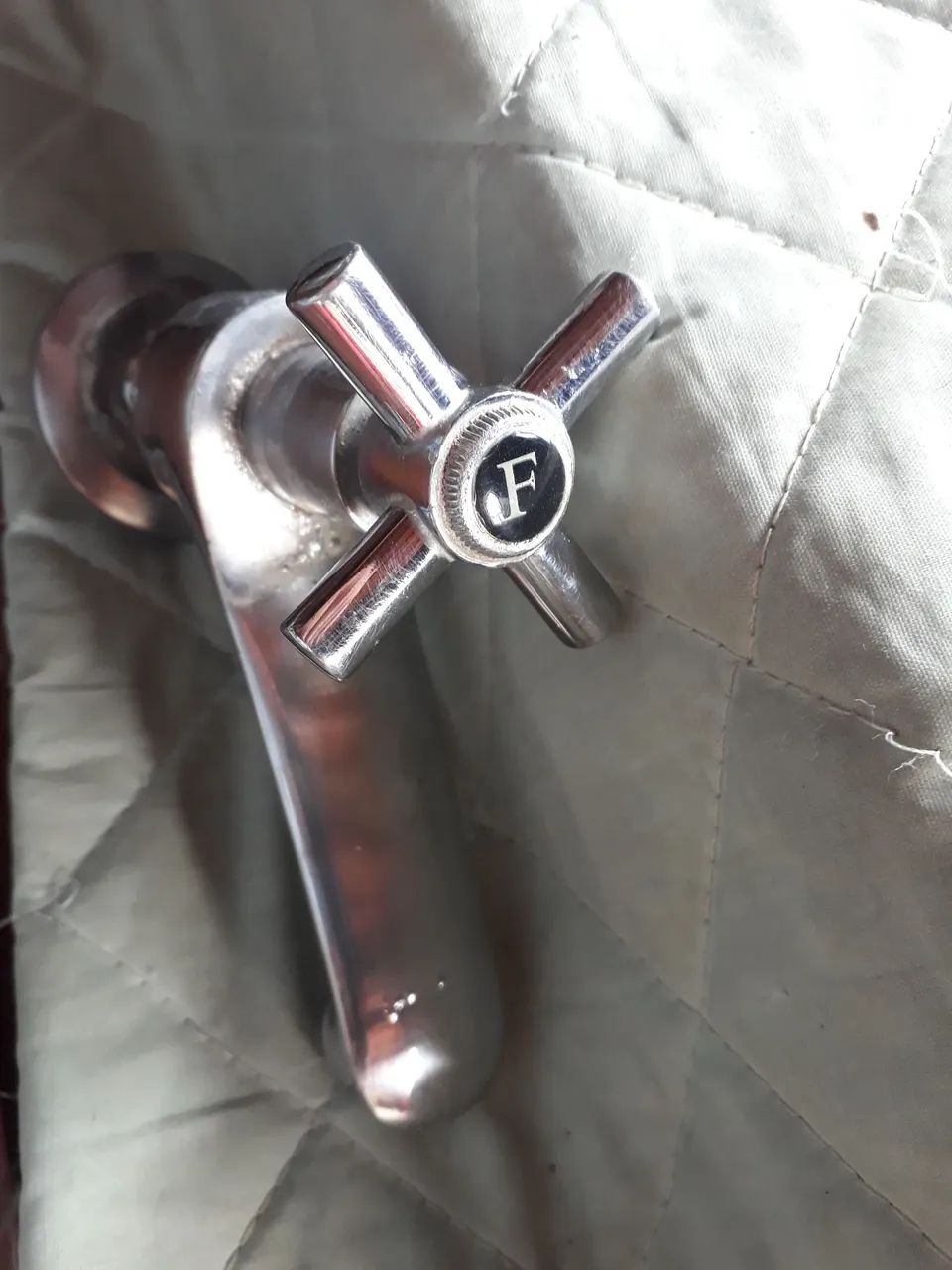 Torneira usada  - Foto 4