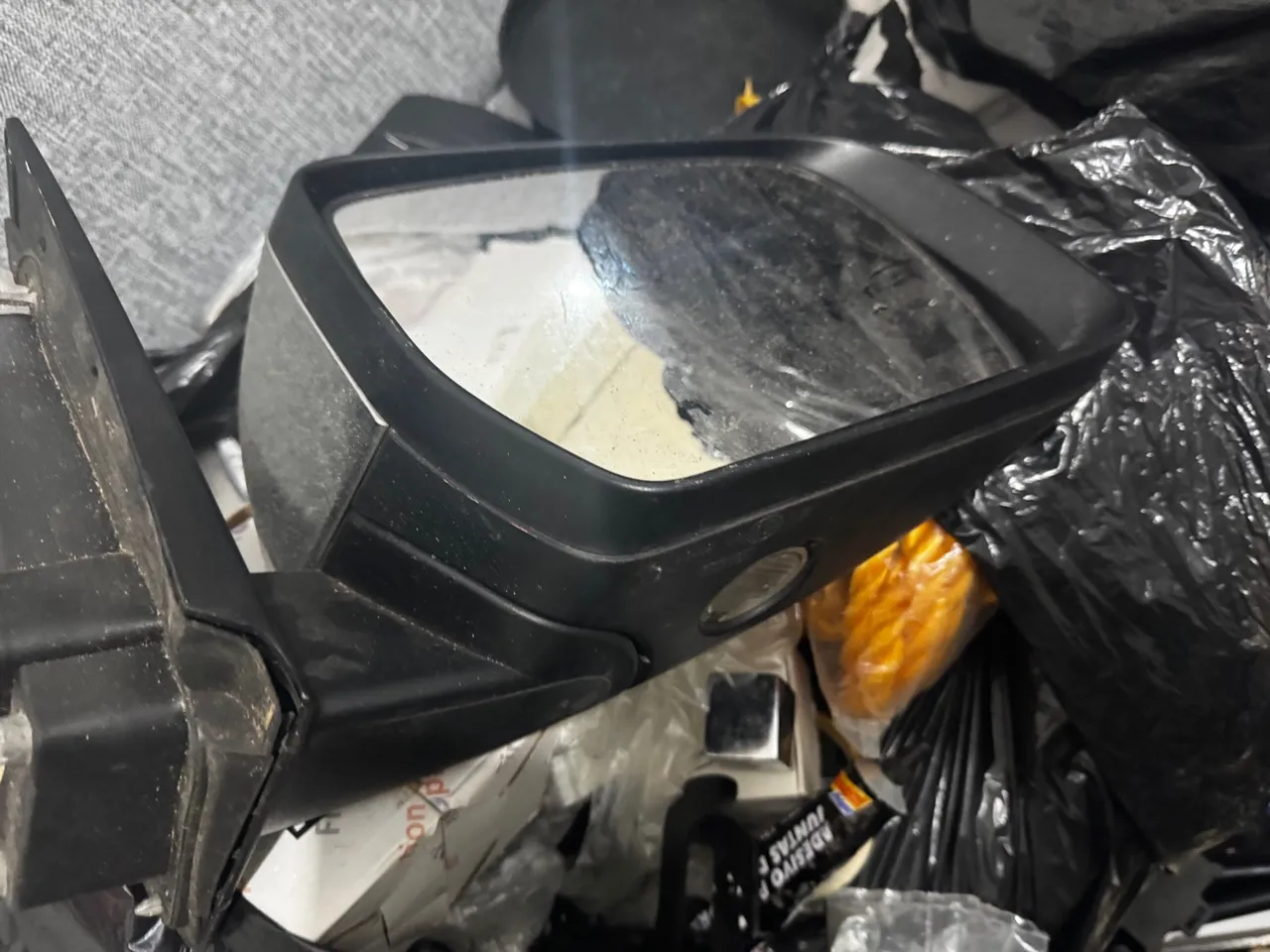 Retrovisor lado direito Ford Ranger Limited com rebatimento e luz de cortesia