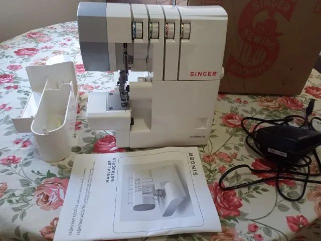 MAQUINA DE COSTURA DOMÉSTICA ULTRALOCK SINGER 14SH754 - 127V