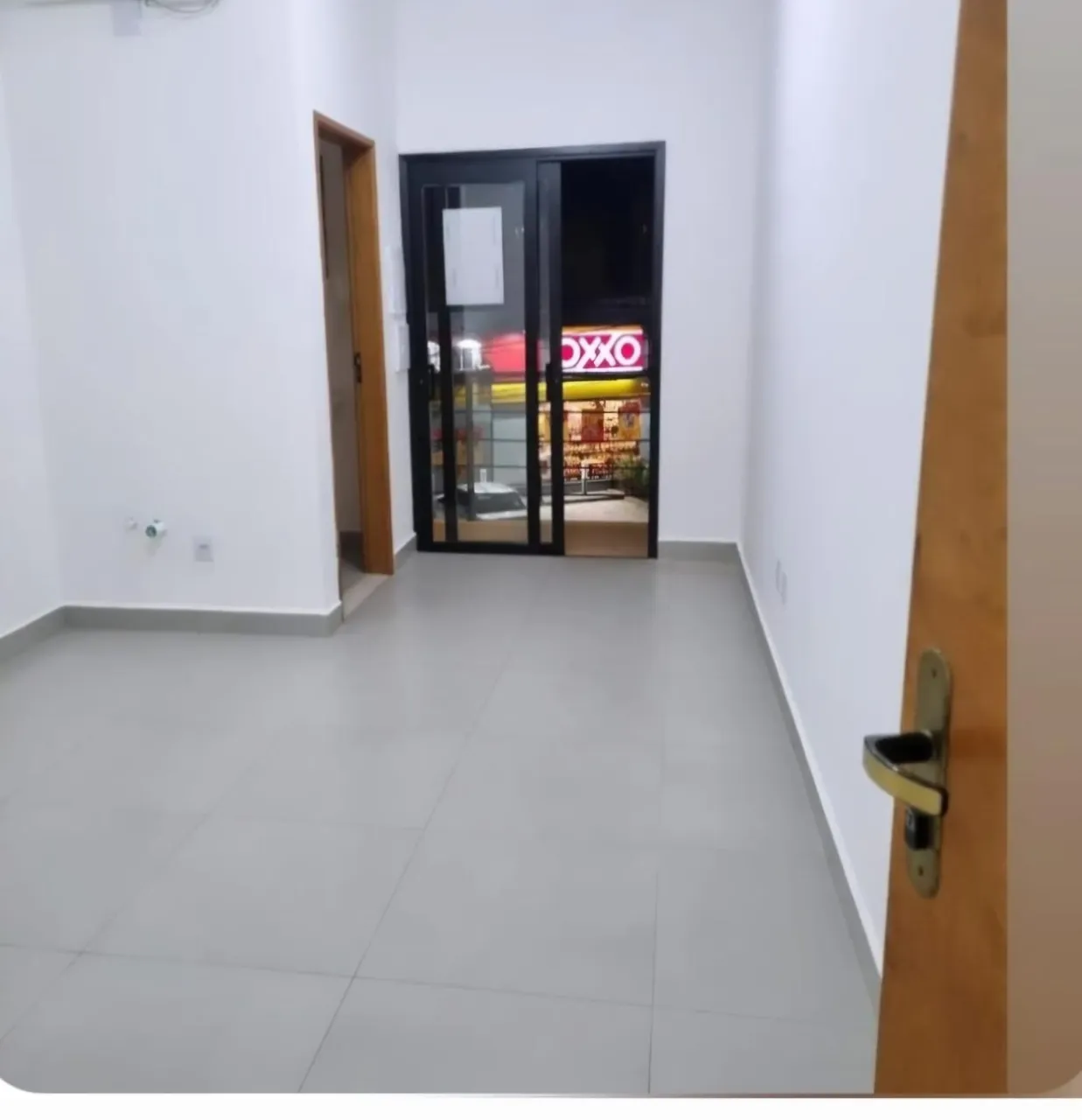 Sala para locação possui 29mts em Medeiros - Jundiaí - SP
