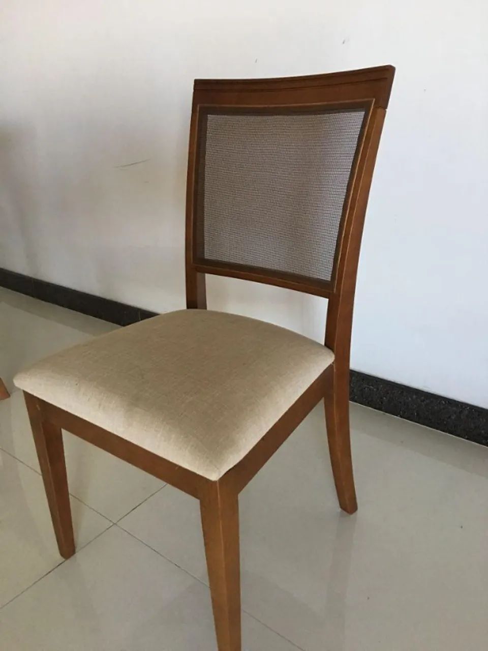 Mesa com tampo de vidro e oito cadeiras - Foto 3