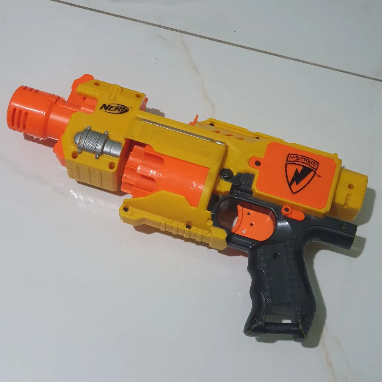 Nerf Barricade pistola automática com munições