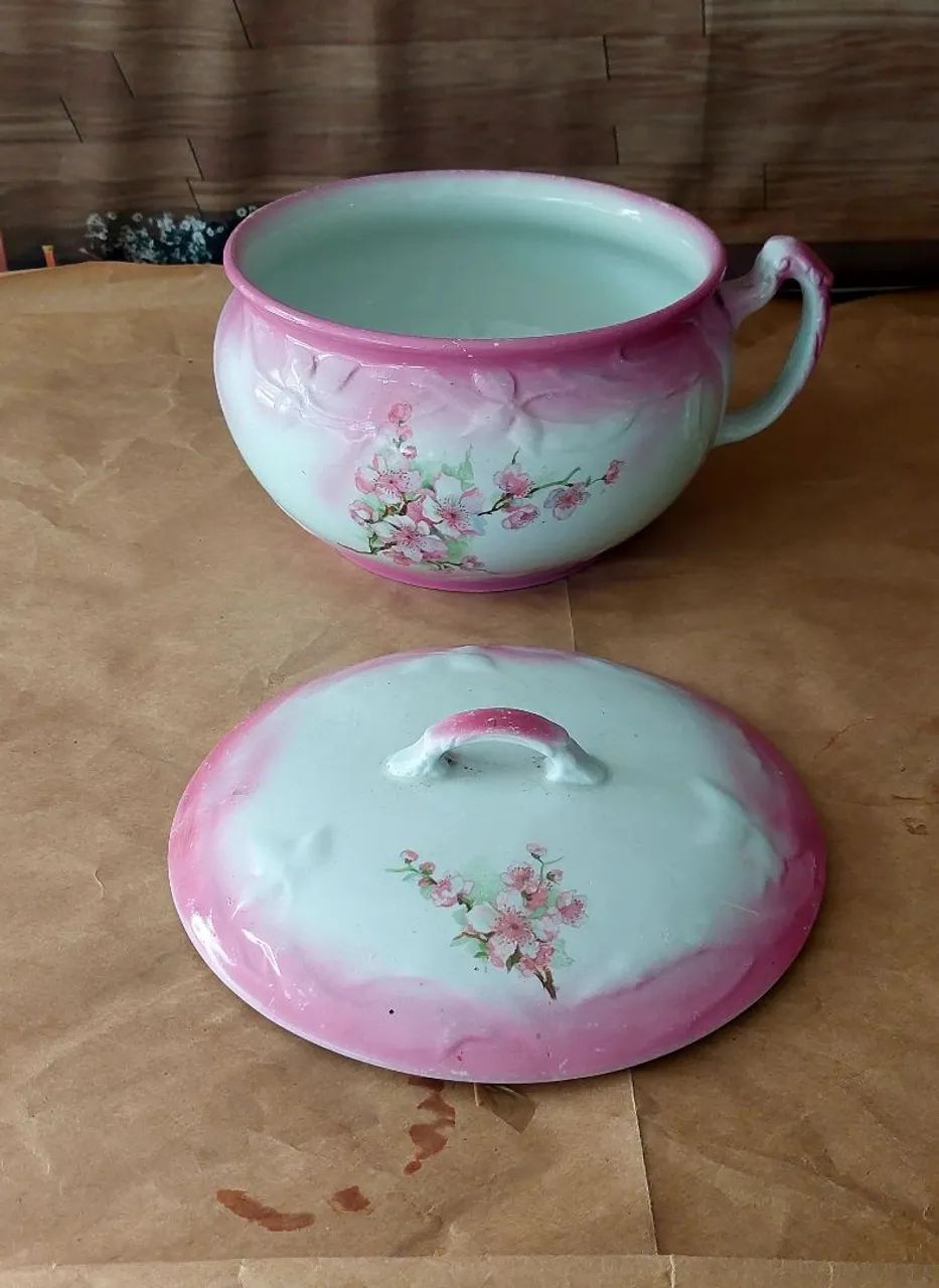 Antigo Penico de Porcelana com Tampa - Foto 2