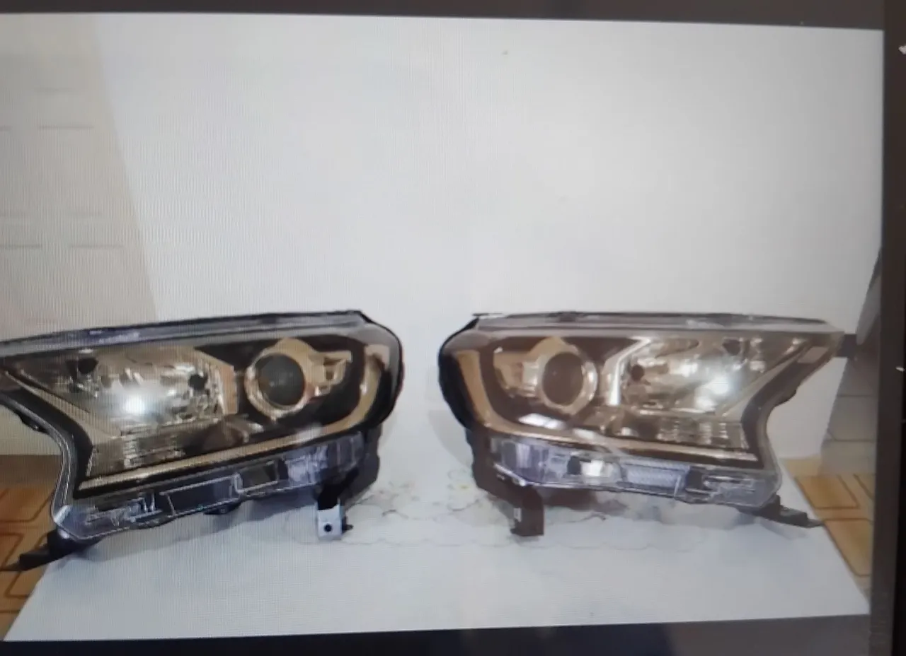 Par de Farol - Ford Ranger 