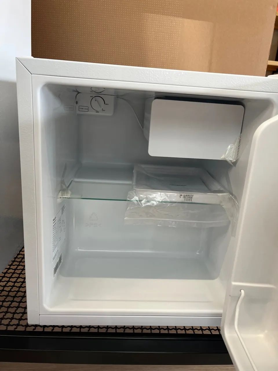 Frigobar Hisense 44LT NOVO - Foto 4