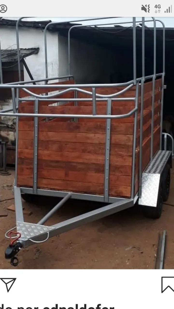 Reboque para transporte de cavalos