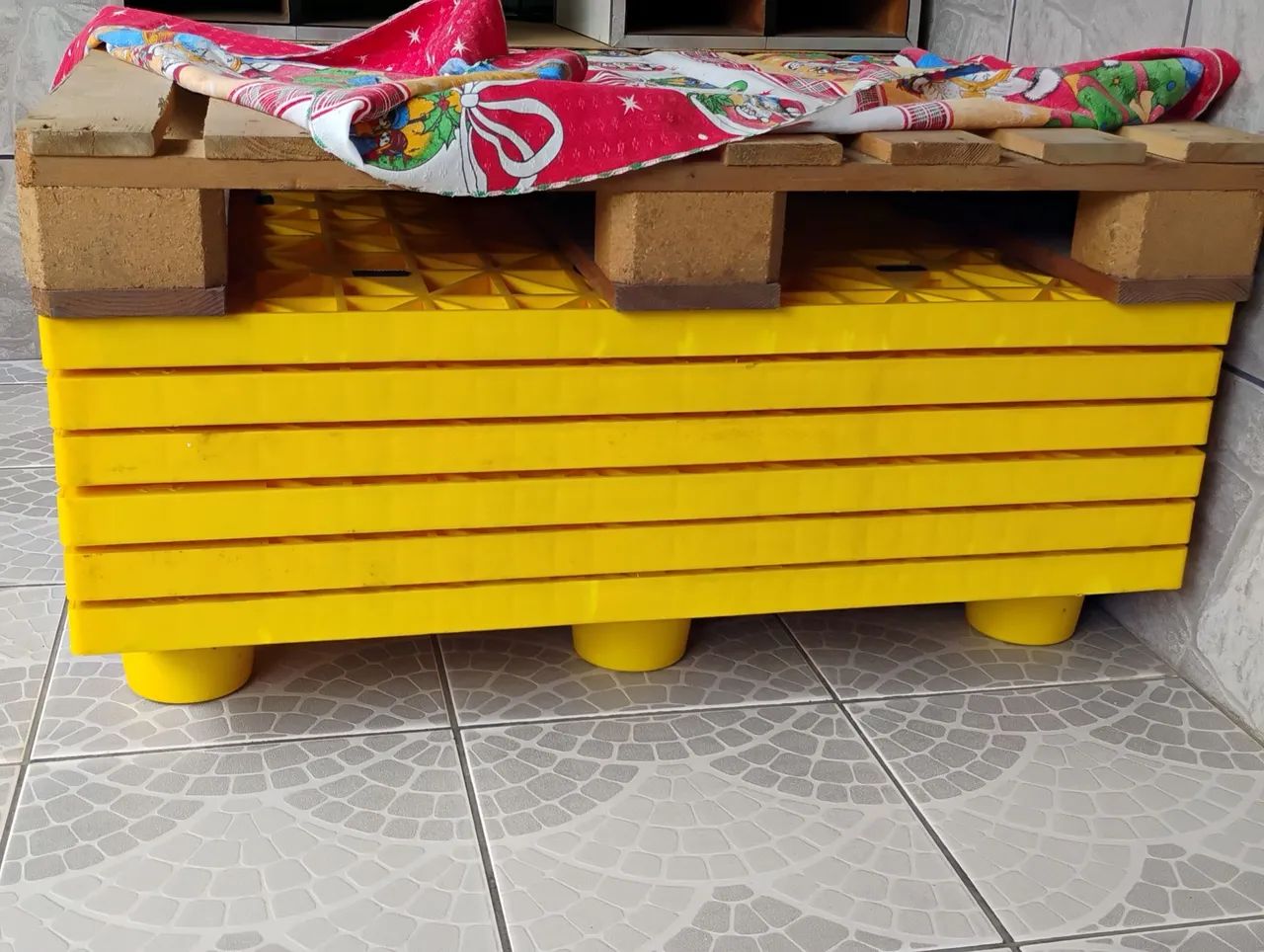 Palletis amarelo 