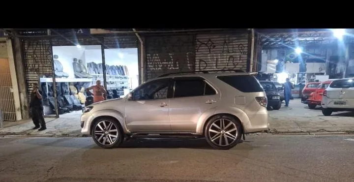 Hilux SW4