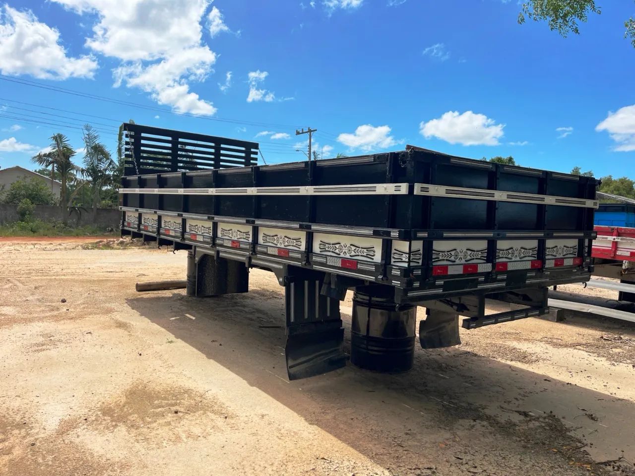 Carroceria de Madeira 5,50 metros caminhão 3/4 - Foto 4