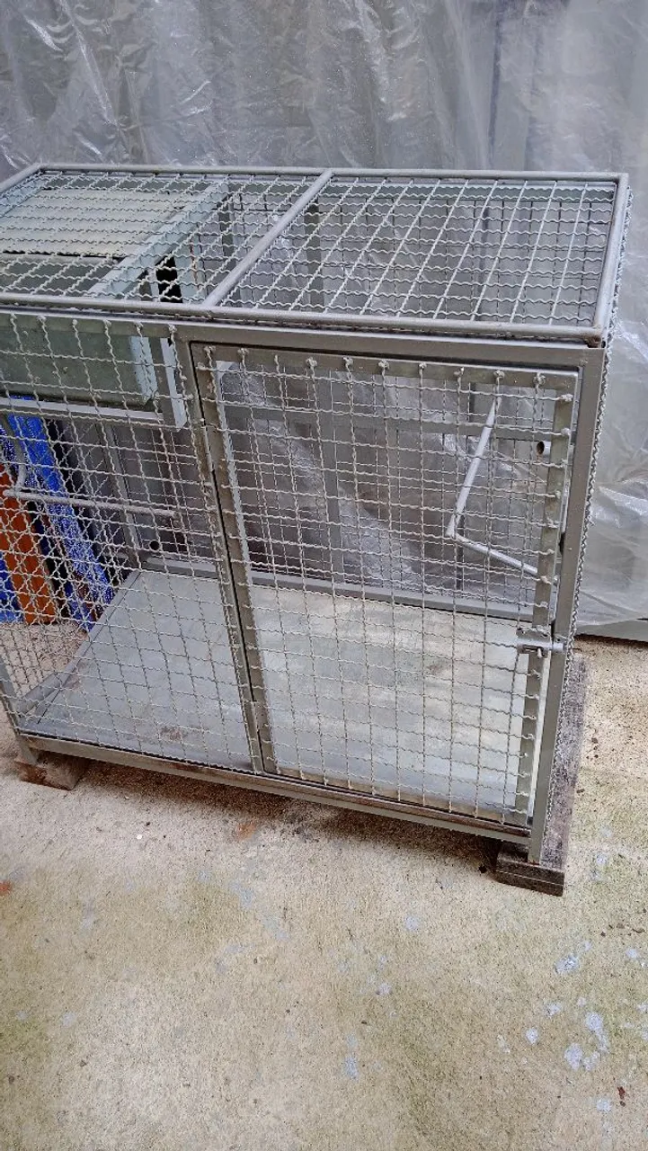 Gaiola de metal para animais de estimação