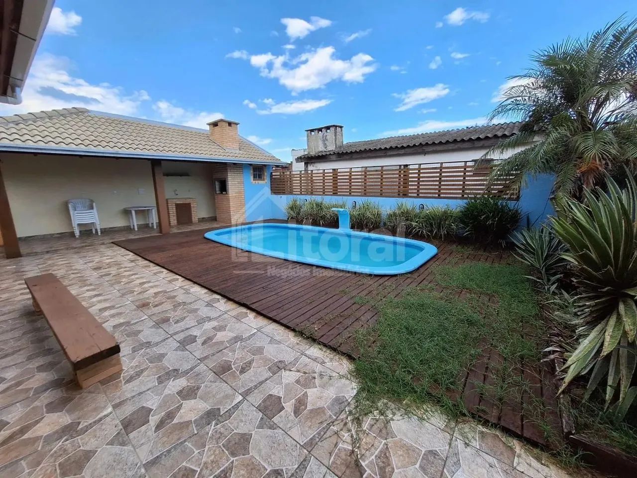 Casa próxima ao mar, com piscina, no bairro Presidente em Imbé