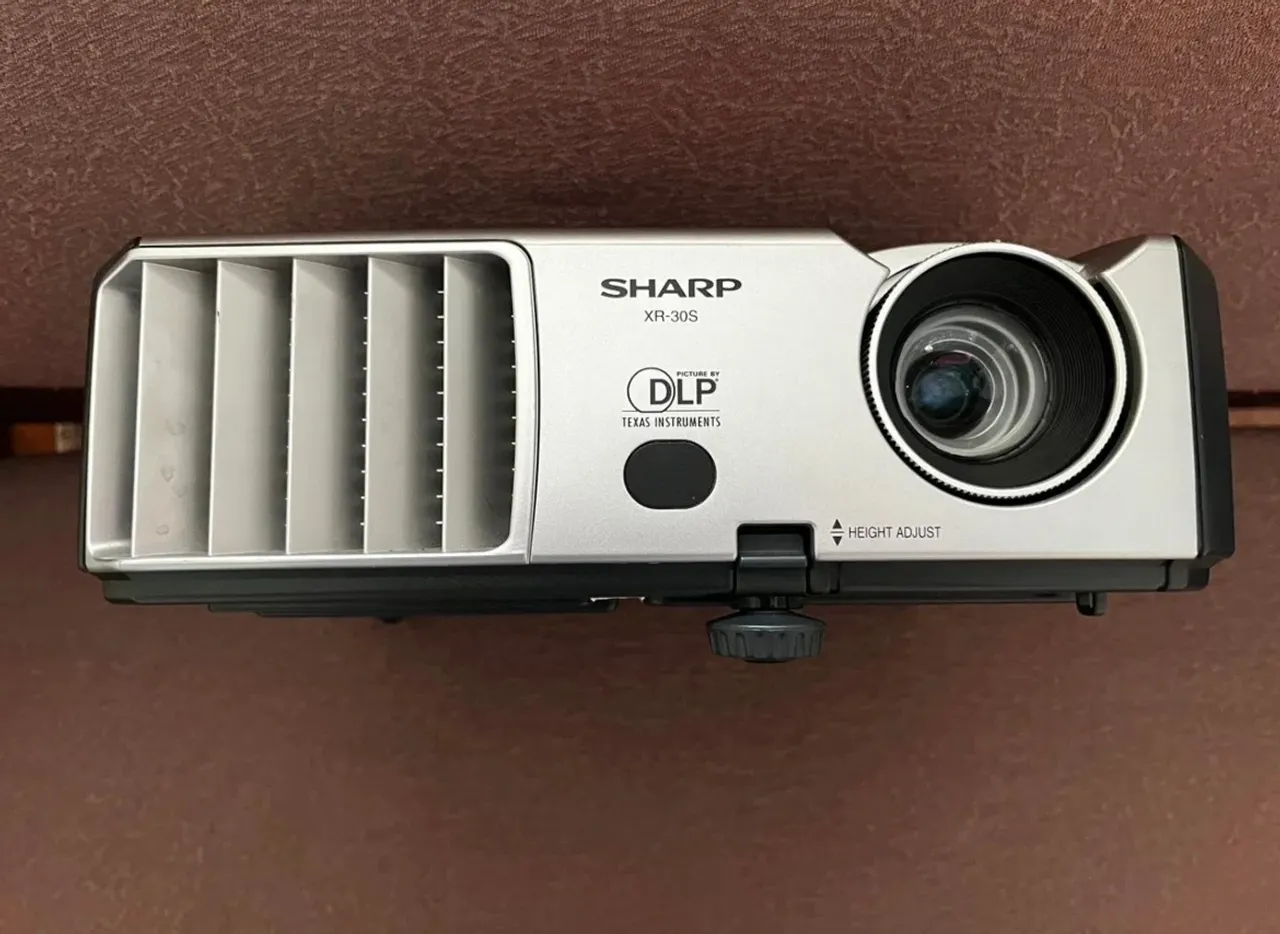 Projetor Sharp XR-30S