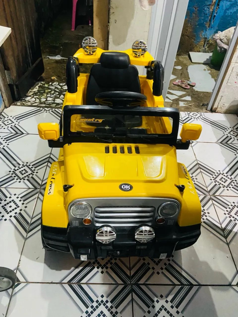 Carrinho Elétrico Infantil Amarelo - Foto 4