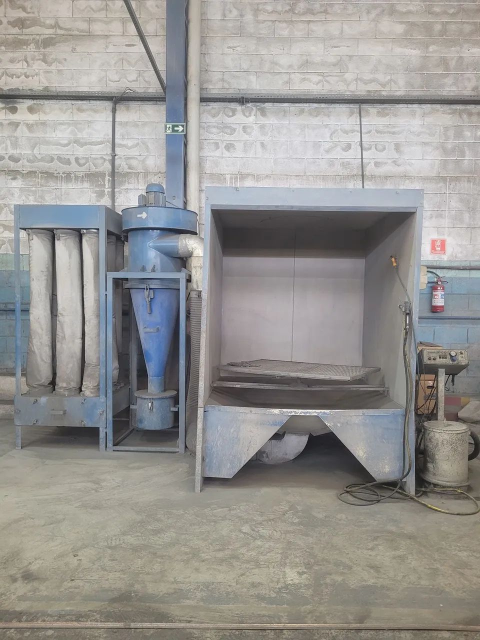 Cabine para pintura eletrostática a Pó 