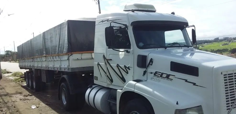 Volvo edc Gold 98/99 4x2 pneu zero,troca por cavalo mais novo. - Foto 2