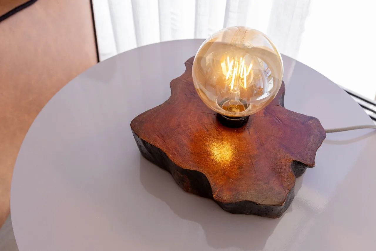 Abajur Rústico de mesa  com Lâmpada 