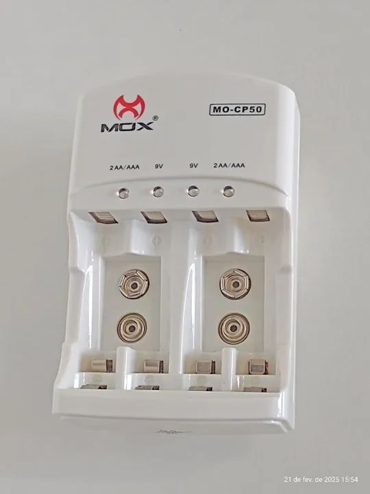 Microfone sem fio Lelong LE-906 com detalhes + 4 Baterias recarregáveis Elgin 9v + Carrega - Foto 2