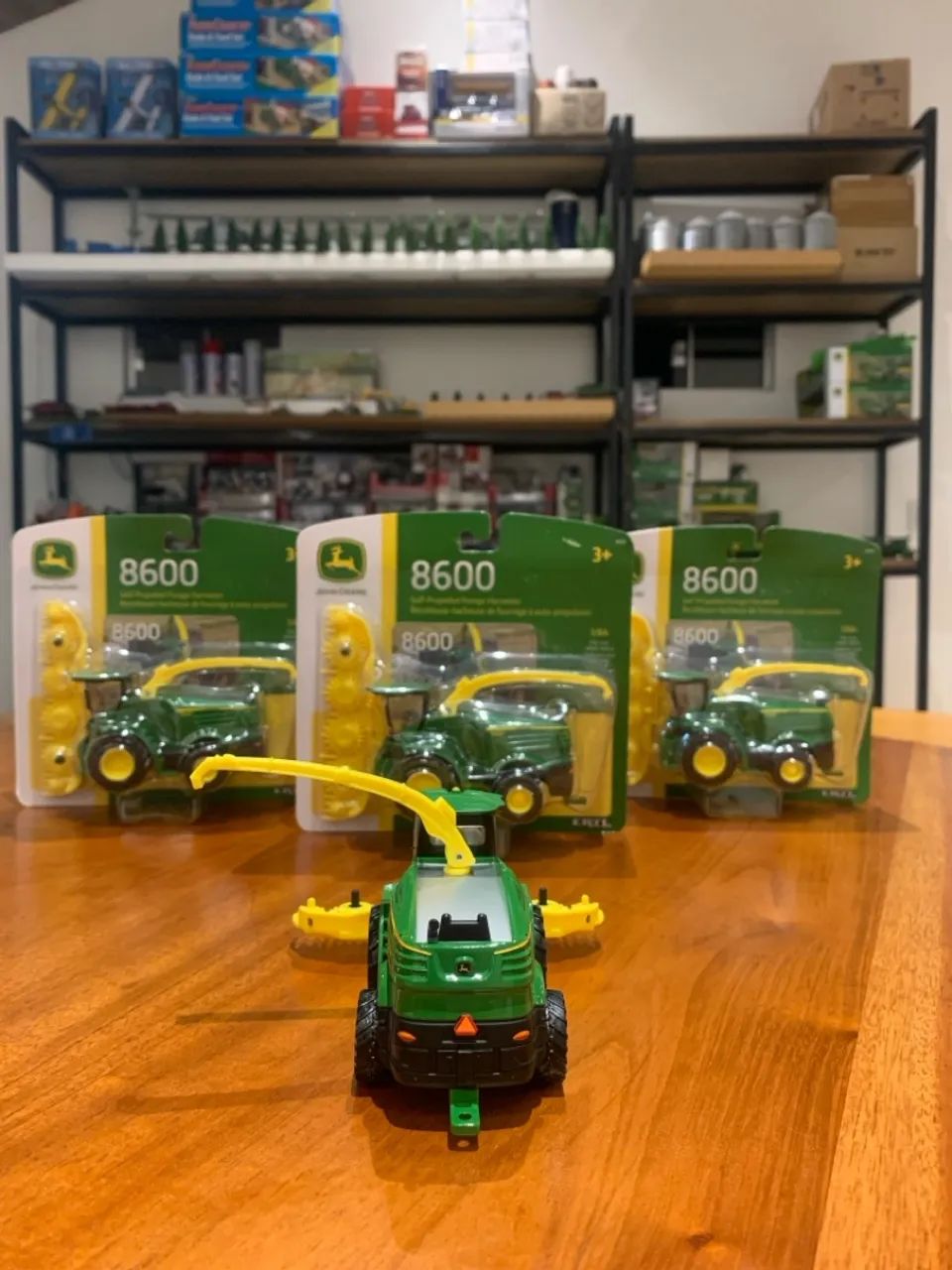 Miniatura forrageira John Deere 8600 1/64  - Foto 5