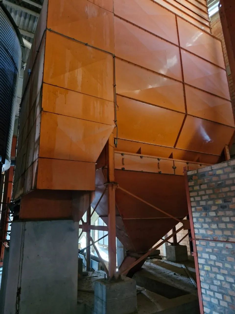 Secador de Grãos64304354757634120