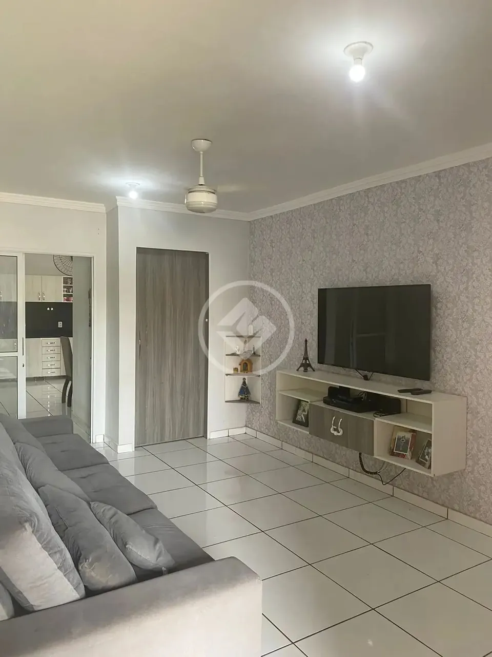 Casa em Condominio - Residencial Esmeralda - R$390.000,00 - 03 Quartos sendo 1 suíte com c