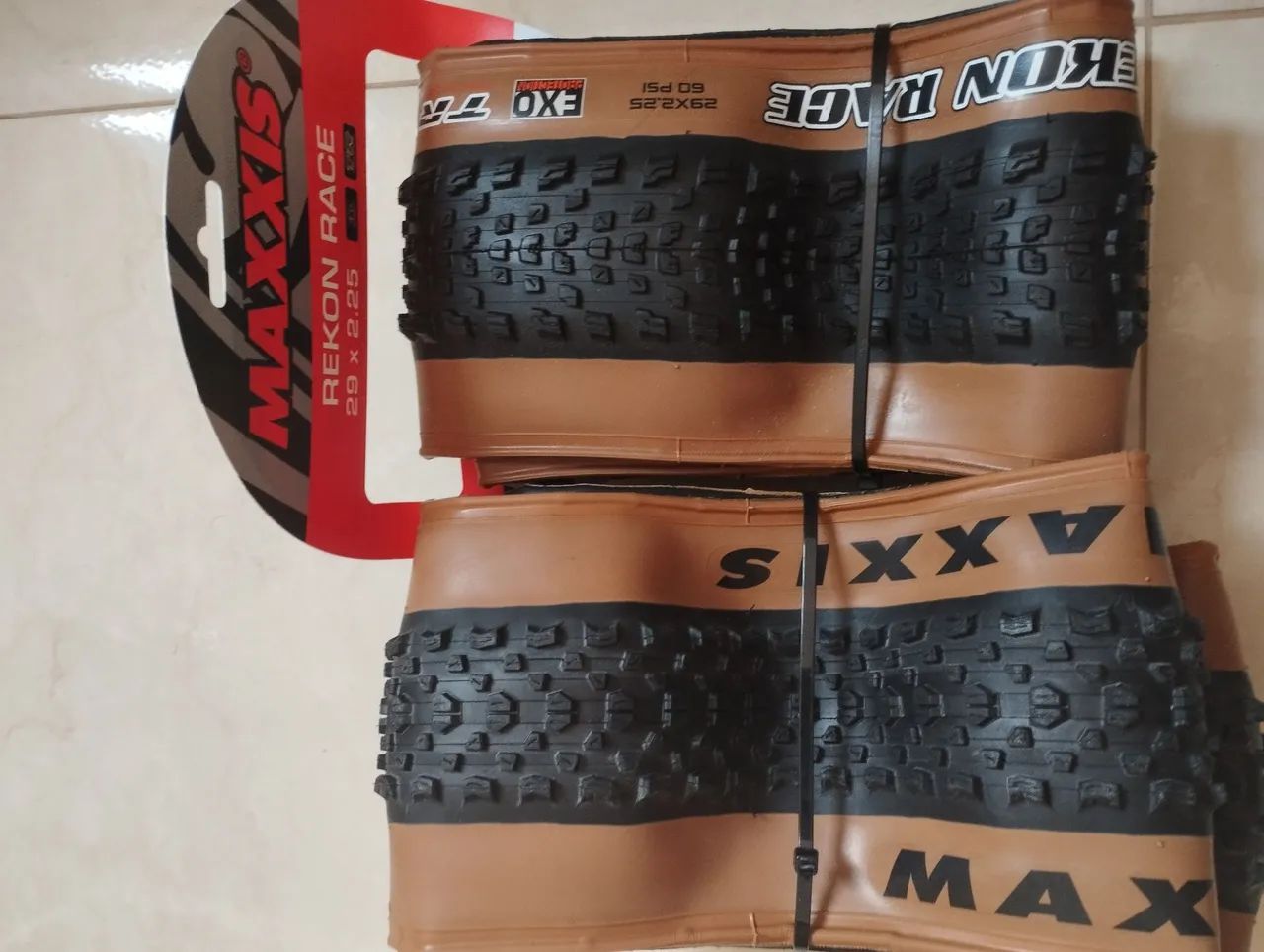Pneu Maxxies Recon Race e ikon