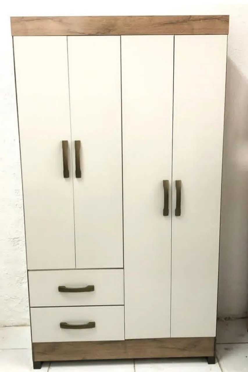 Guarda-Roupa Moderno com 4 Portas e Gavetas