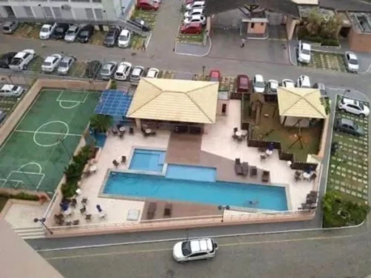 Vendo excelente apartamento 2/4, 1 suite, condomínio JARDINS DOS GIRASSÓIS!