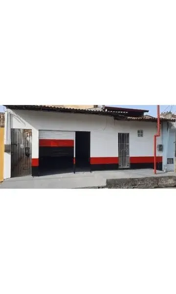 Casa com 4 Kitnets e Ponto Comercial