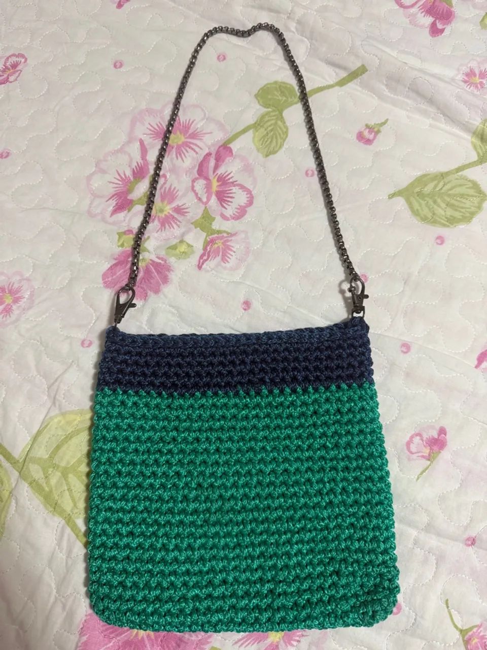 Bolsa de ombro artesanal verde e azul