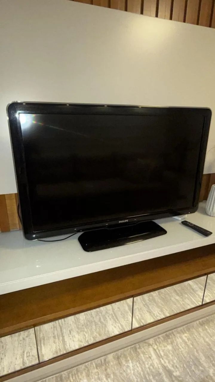 Tv Philips 47" com controle remoto - Foto 5