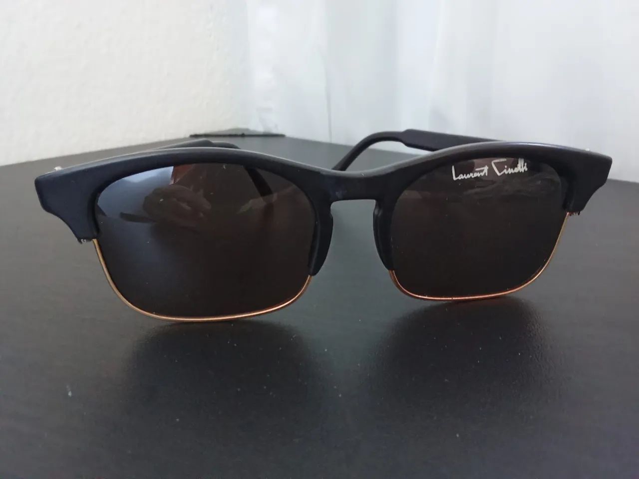 Óculos de Sol Laurent Cinelli - Elegância e proteção