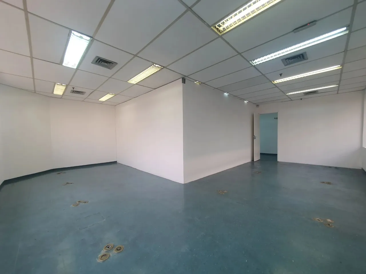 VENDE-SE SALA COMERCIAL NA BARRA FUNDA- ZONA OESTE
