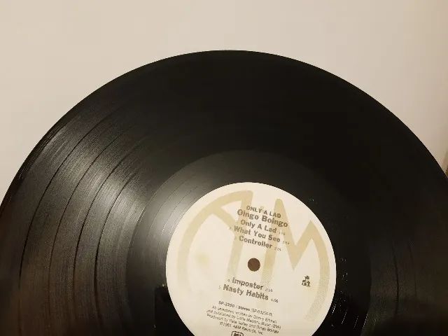 LP - Oingo Boingo - Only A Lad - Foto 3